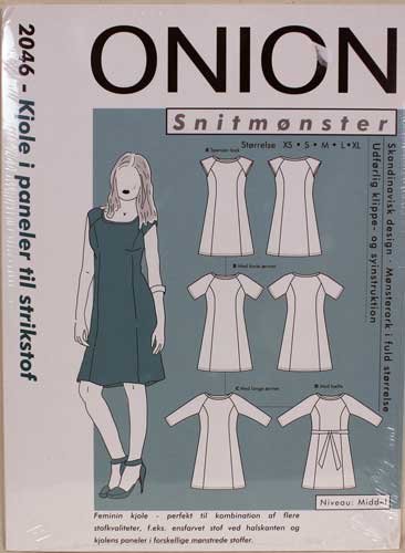 Kjole i paneler til strikstof