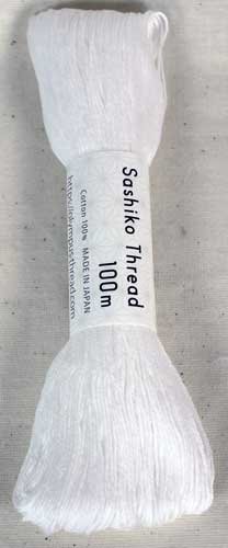 En pakke fin hvid sytrd specielt designet til den japanske broderiteknik sashiko. P mrket str 100 meter