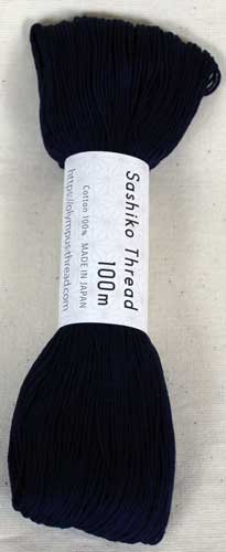 Fin mrkebl sashiko trd i hj kvalitet fra japanske Olympus Threads i en 100 meters pakke
